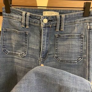 ♡ Abercrombie & Fitch High Waisted Jeans ♡